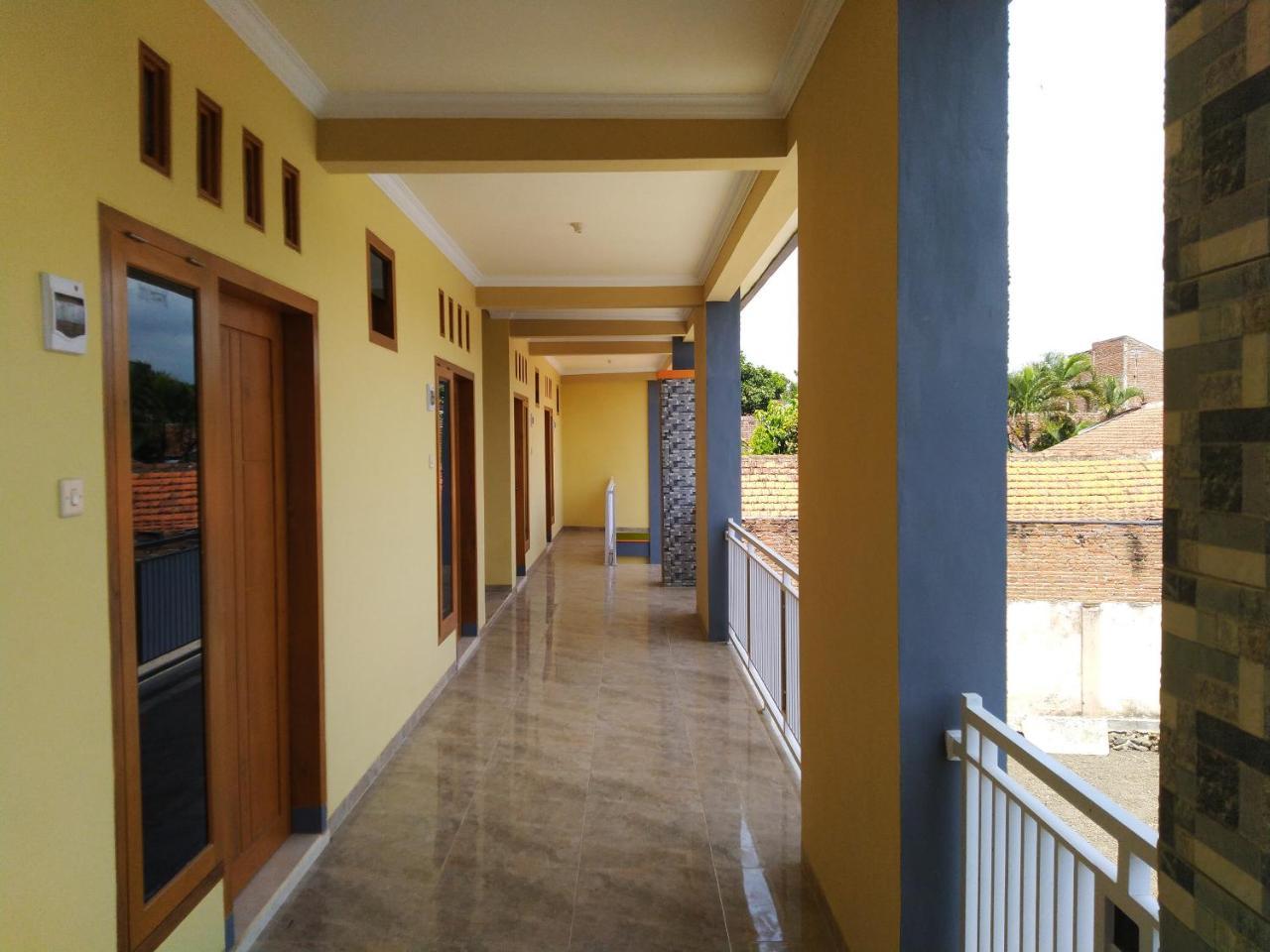 R3 Brawijaya Homestay Banyuwangi  Eksteriør billede