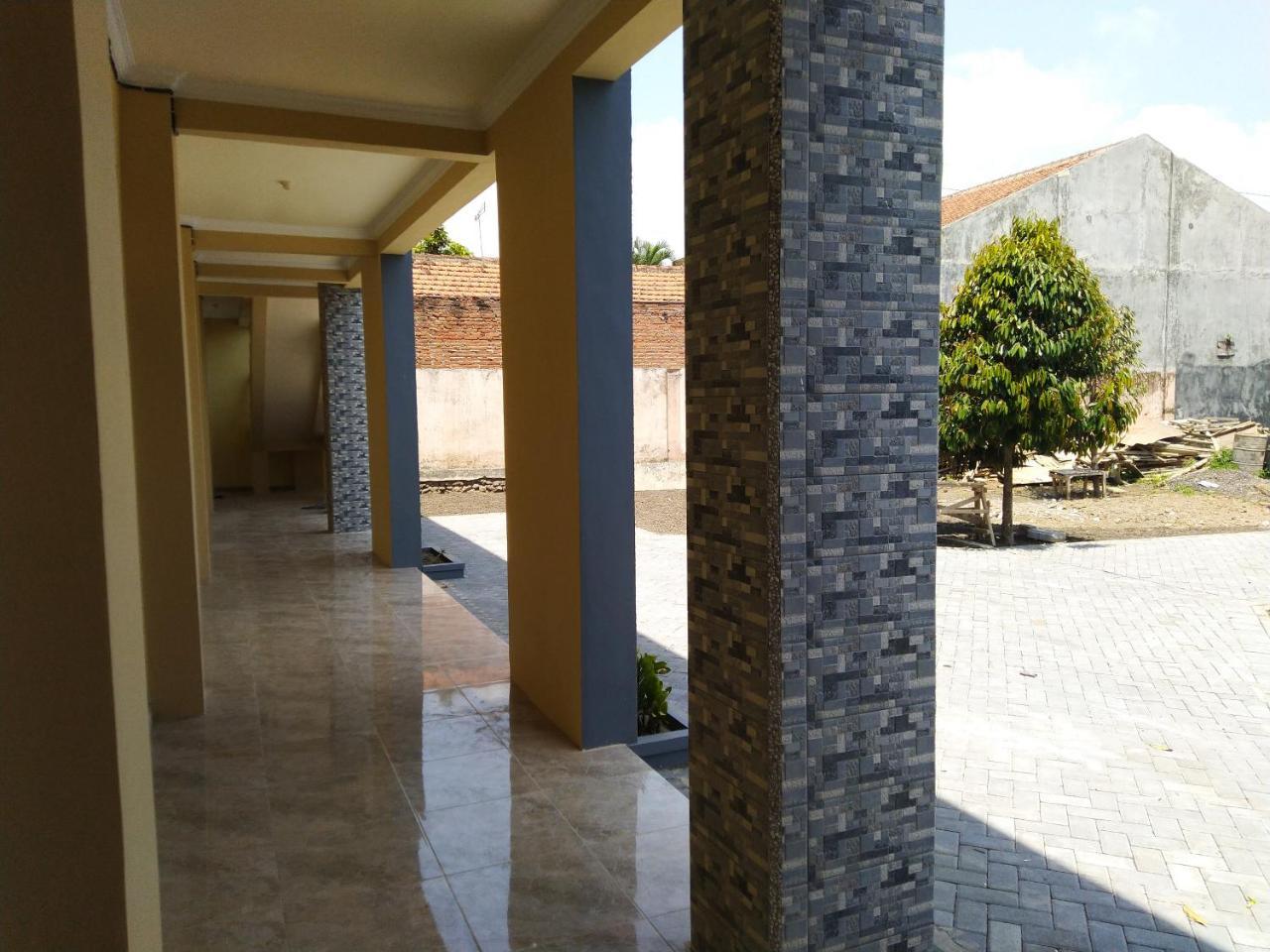 R3 Brawijaya Homestay Banyuwangi  Eksteriør billede