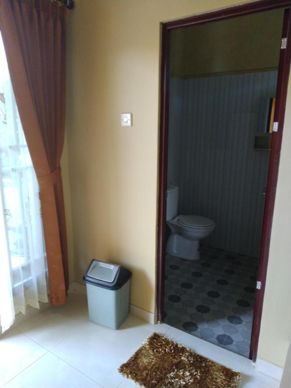 R3 Brawijaya Homestay Banyuwangi  Eksteriør billede
